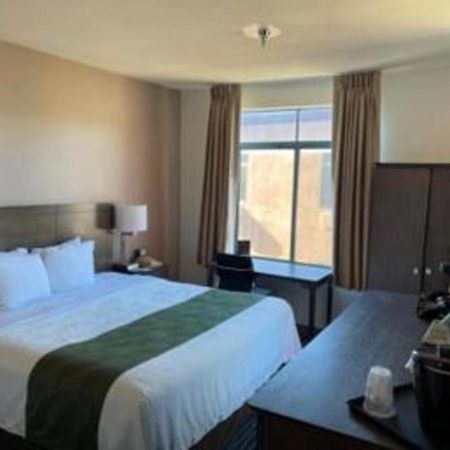 Ramada Suites By Wyndham San Diego Kültér fotó