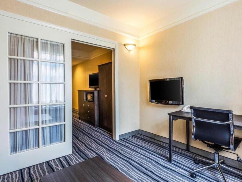 Ramada Suites By Wyndham San Diego Kültér fotó