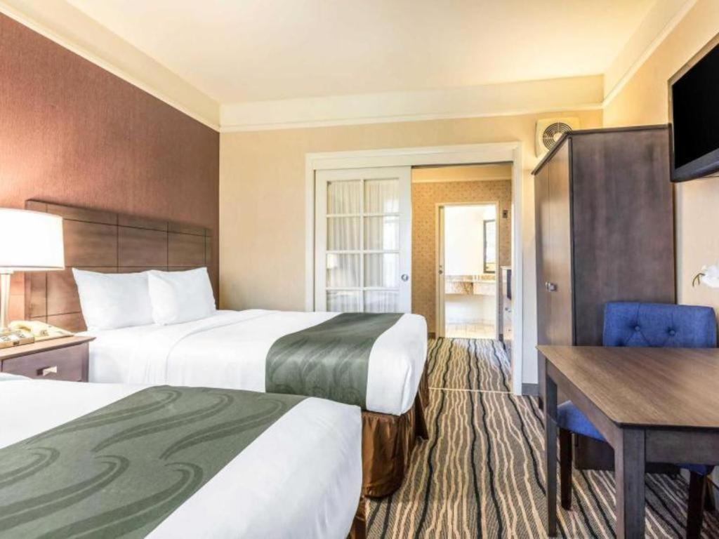 Ramada Suites By Wyndham San Diego Kültér fotó