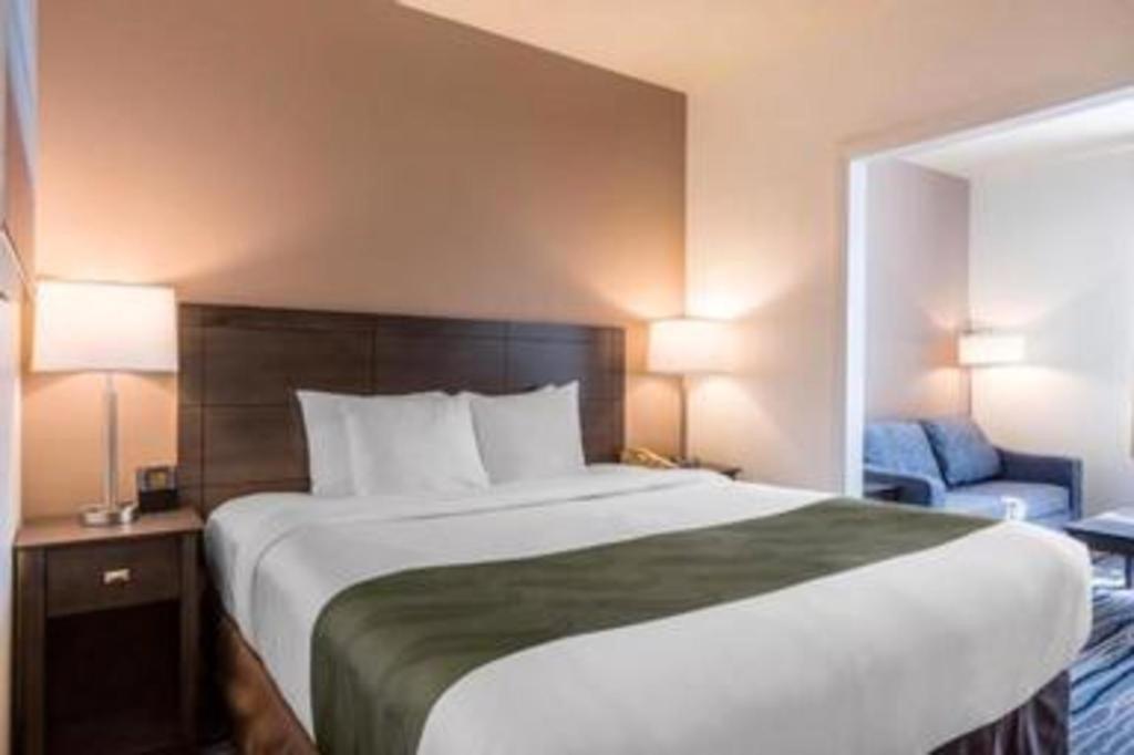 Ramada Suites By Wyndham San Diego Kültér fotó