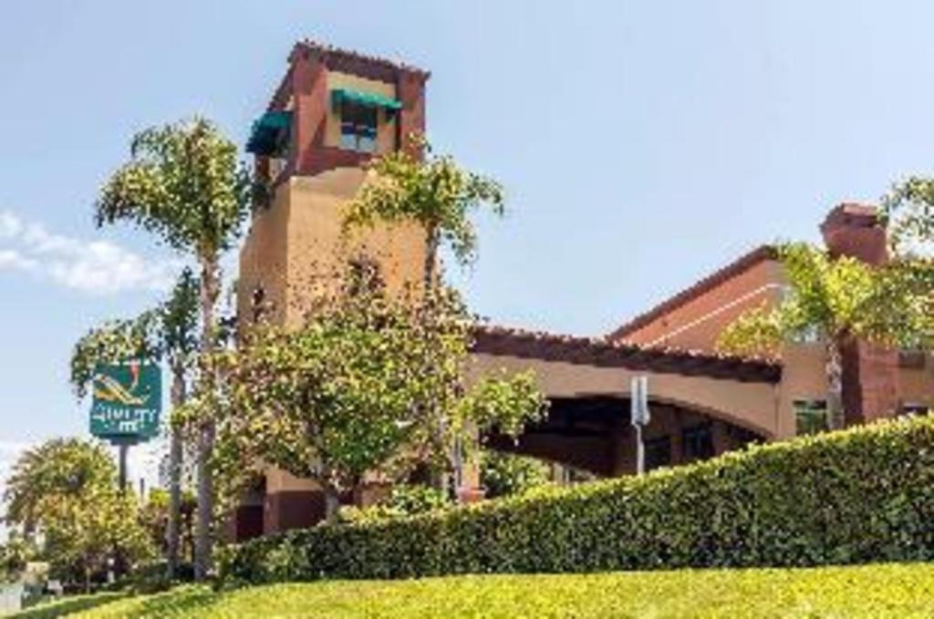 Ramada Suites By Wyndham San Diego Kültér fotó