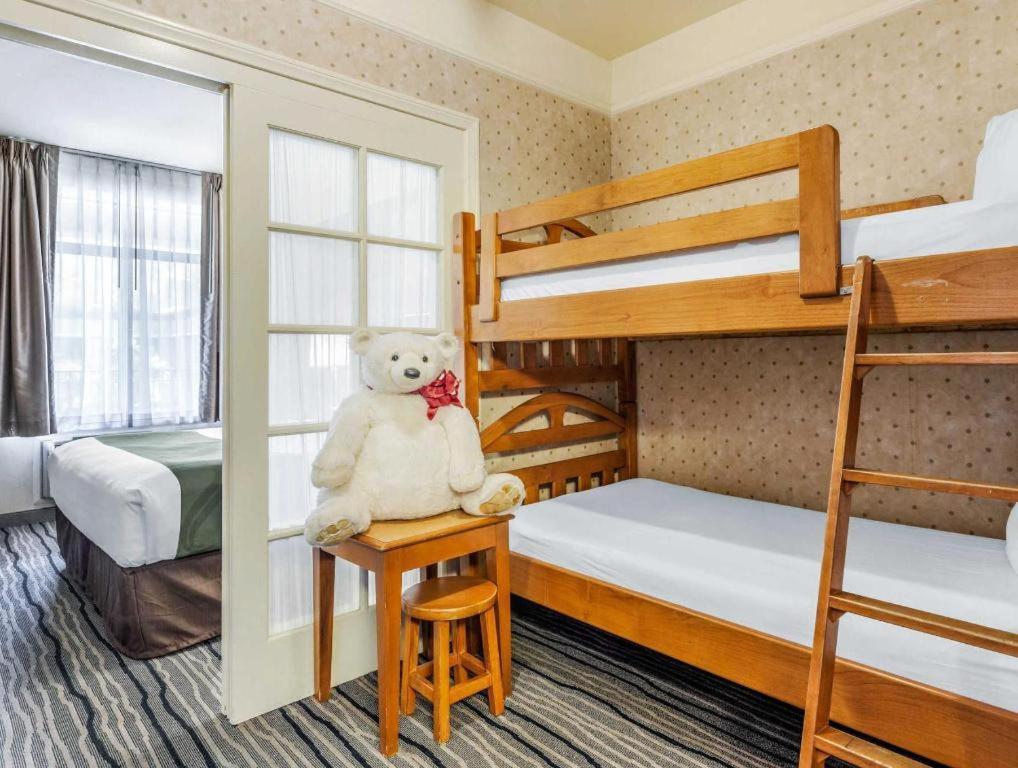 Ramada Suites By Wyndham San Diego Kültér fotó