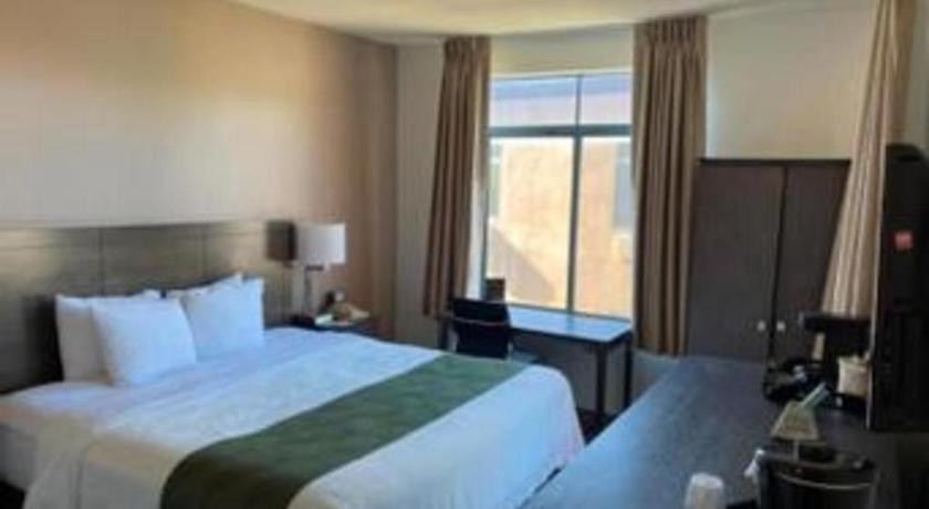 Ramada Suites By Wyndham San Diego Kültér fotó